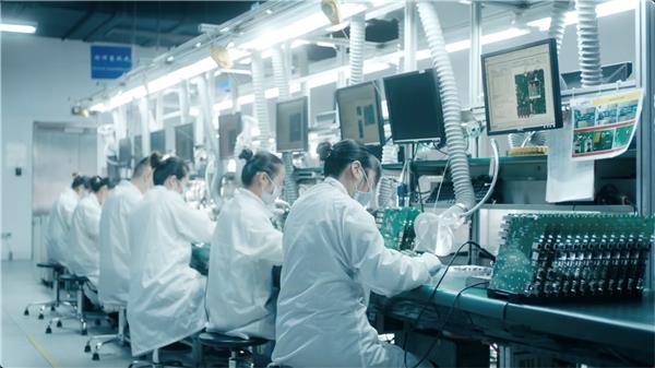 千帆竞发 奋楫笃行 三维人的成长群像